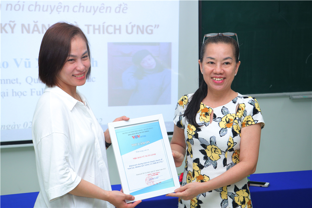 Khoa Báo chí - Truyền thông tổ chức buổi nói chuyện chuyên đề “Social Media – Kỹ năng và thích ứng”