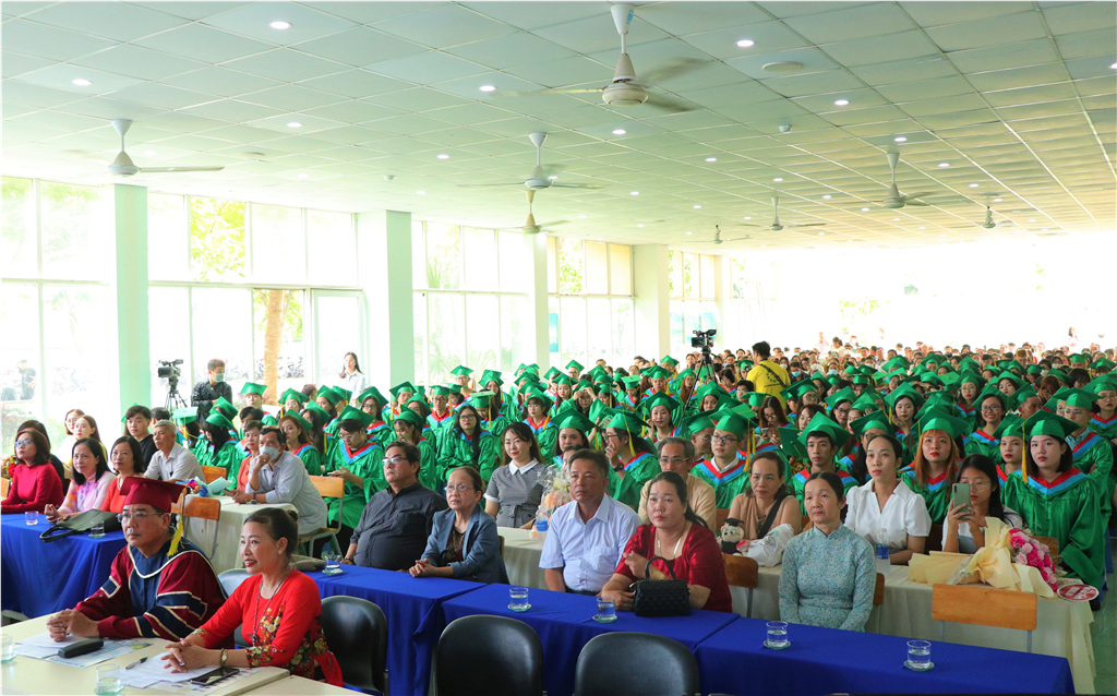 VOV College tổ chức trao bằng tốt nghiệp năm 2022