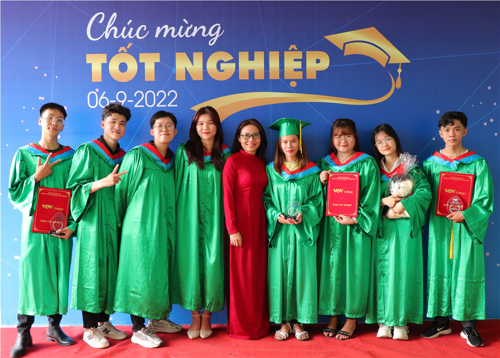 VOV College tổ chức trao bằng tốt nghiệp năm 2022