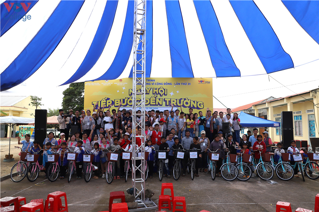 Tập huấn kiến thức an toàn giao thông & kỹ năng lái xe an toàn cho Đoàn viên thanh niên VOV College