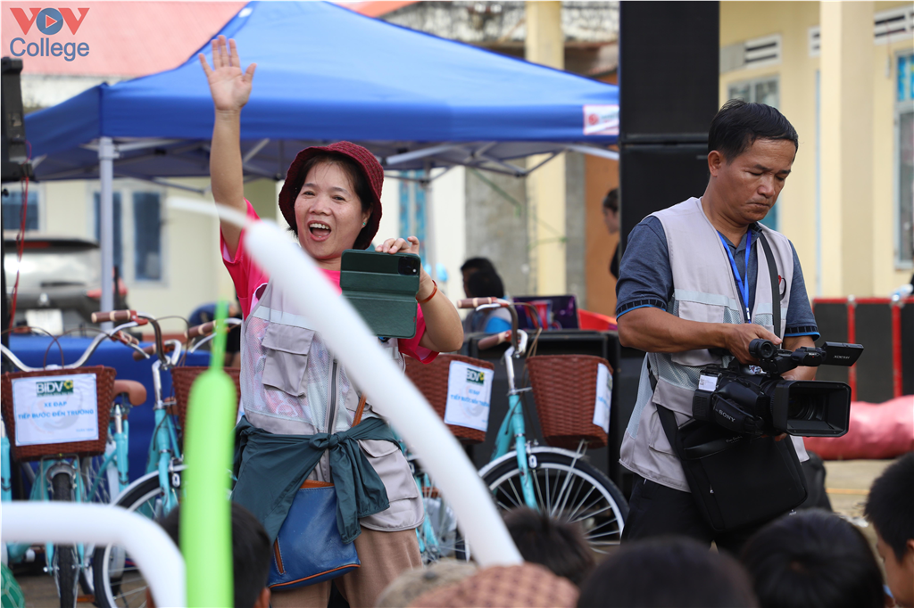 Tập huấn kiến thức an toàn giao thông & kỹ năng lái xe an toàn cho Đoàn viên thanh niên VOV College