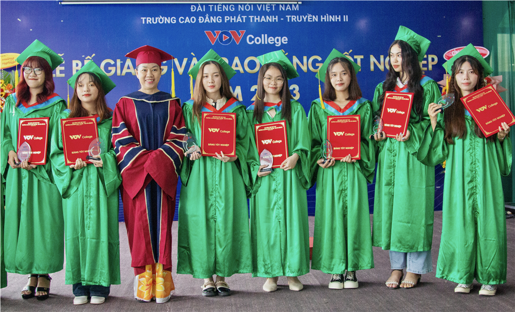 VOV College tổ chức trao bằng tốt nghiệp cho sinh viên khóa 2021 - 2023