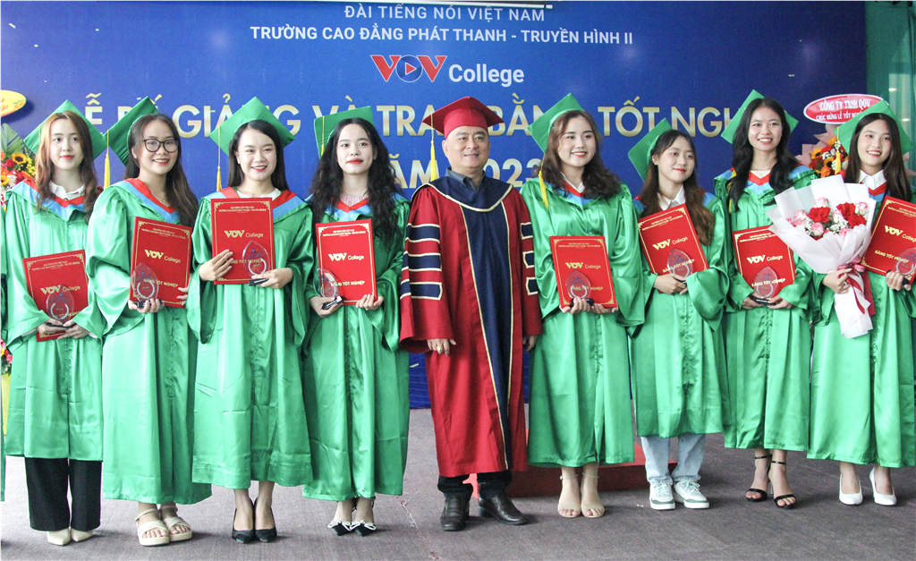 VOV College tổ chức trao bằng tốt nghiệp cho sinh viên khóa 2021 - 2023