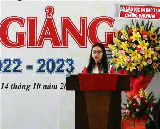 Xúc động trước phát biểu của tân sinh viên VOV College tại Lễ khai giảng.