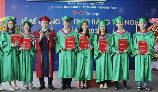 VOV College tổ chức trao bằng tốt nghiệp cho sinh viên khóa 2021 - 2023 