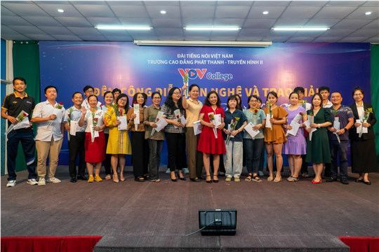 VOV College tổ chức Đêm công diễn văn nghệ và trao giải hội thao, văn nghệ Chào mừng 41 năm ngày Nhà giáo Việt Nam (20/11/1982 – 20/11/2023)